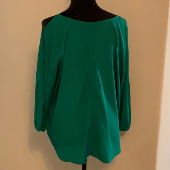 BLouse - Picture 2 of 3